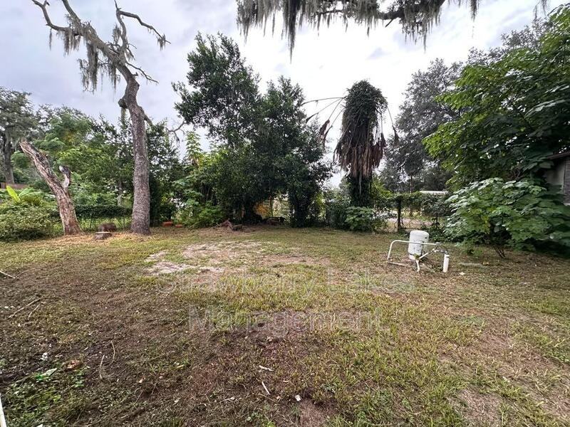 4210 Leonard St - Photo 6 of 28