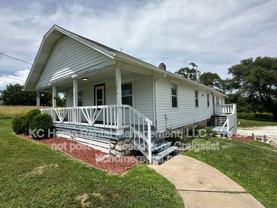 11204 Parallel Pkwy - Photo 1 of 1