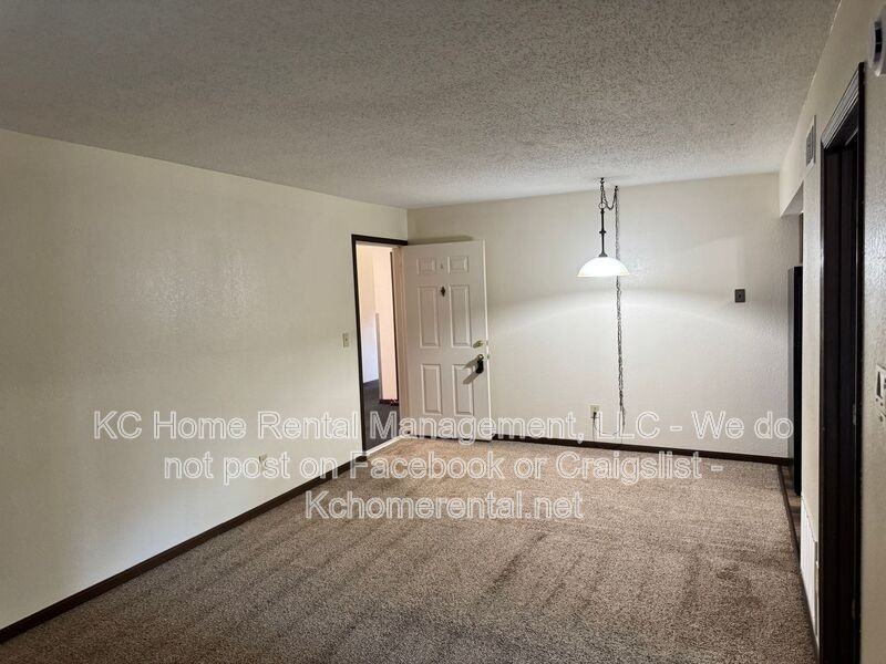 820 E Walnut St #A - Photo 4 of 12