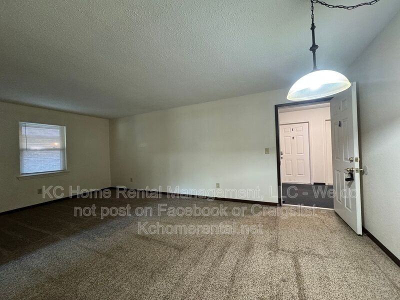 820 E Walnut St #A - Photo 5 of 12