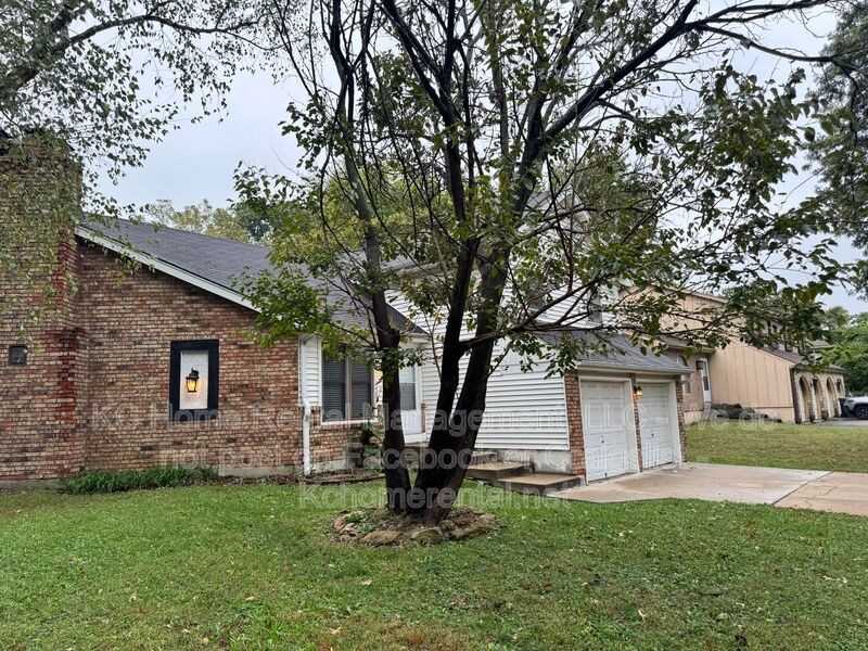 1429 Se Sheridan - Photo 3 of 22