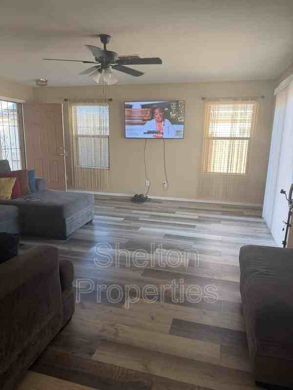 5317 S 16th Dr - Photo 5 of 6