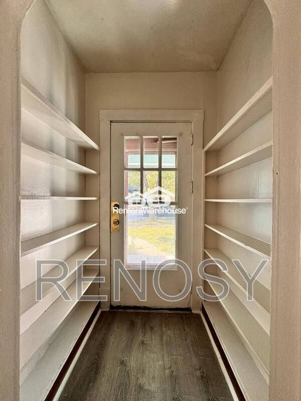 1009 25th St - Photo 3 of 18