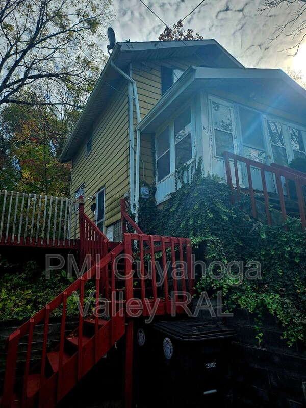 571 Bertha Ave - Photo 2 of 29