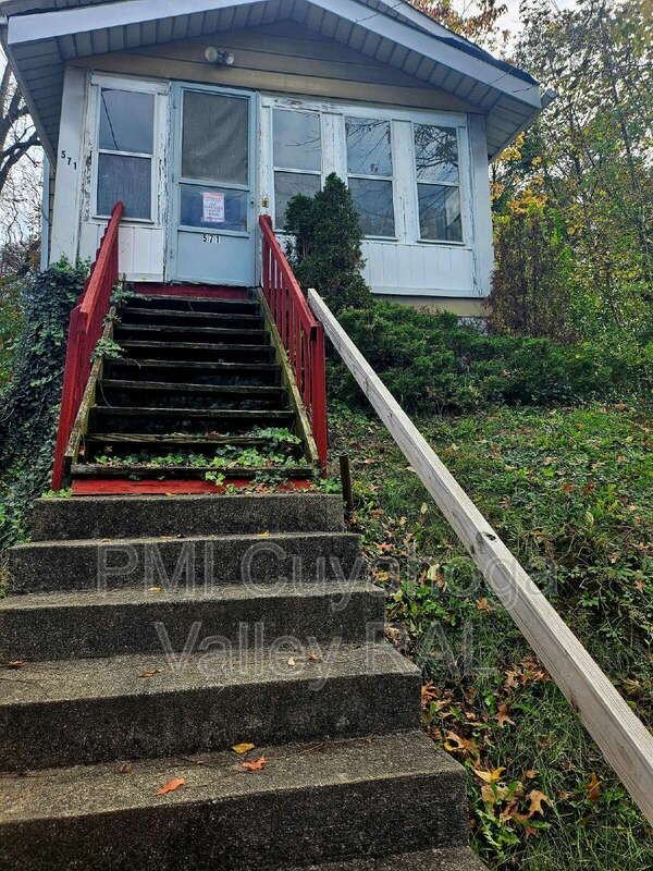 571 Bertha Ave - Photo 3 of 29