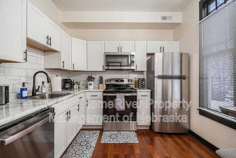 2518 Woolworth Ave #2 - Photo 4 of 12