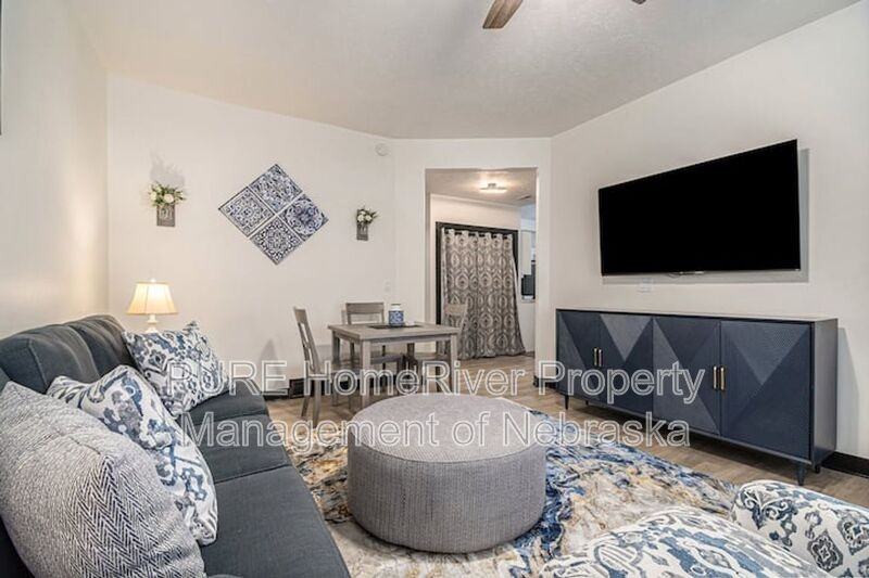 2518 Woolworth Ave #2 - Photo 5 of 12