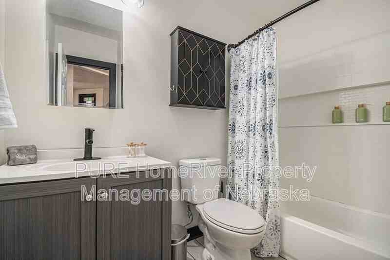 2518 Woolworth Ave #2 - Photo 7 of 12