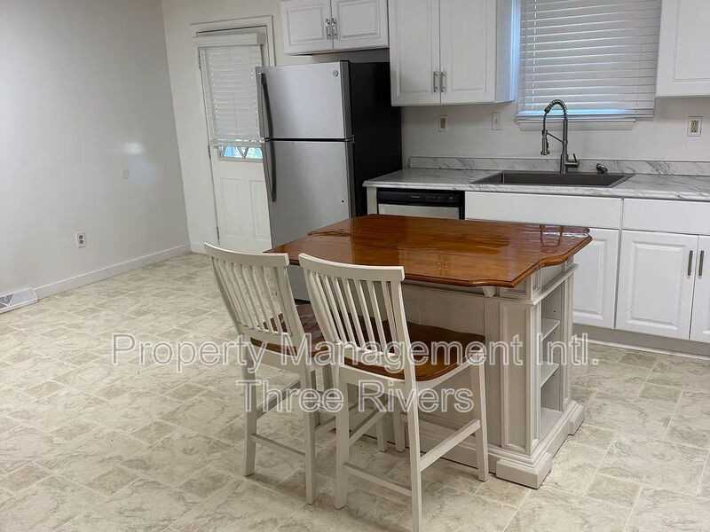 319 Oakland Ave - Photo 5 of 13