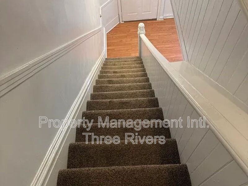 319 Oakland Ave - Photo 6 of 13
