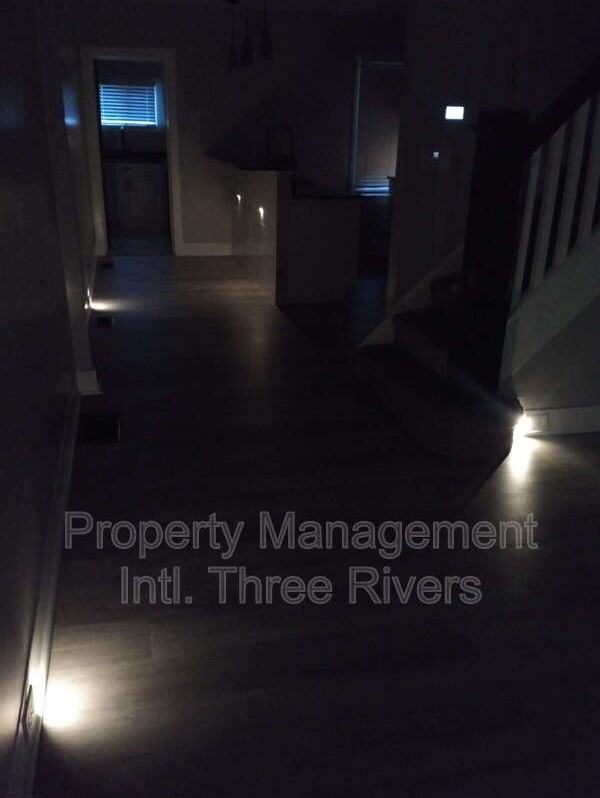 122 Pattison St - Photo 2 of 13