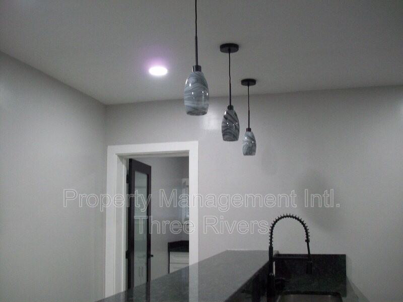 122 Pattison St - Photo 3 of 13
