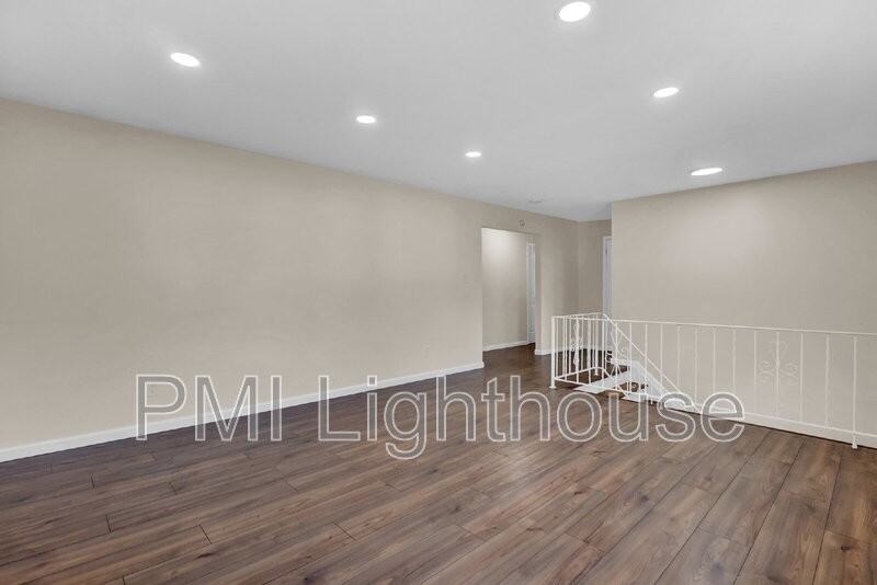 164 W 19th St - Photo 6 of 27
