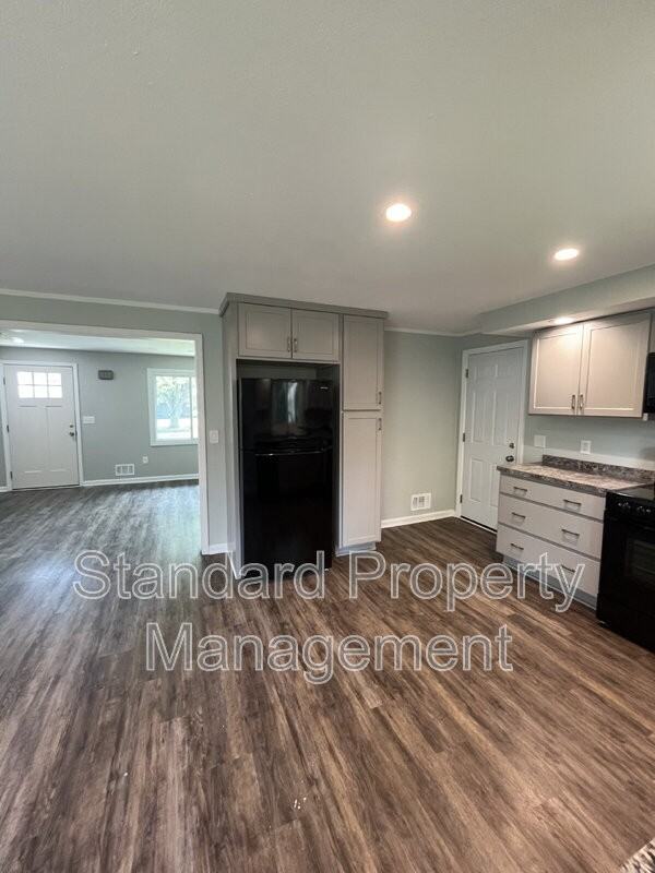 41 Capri Dr - Photo 7 of 32