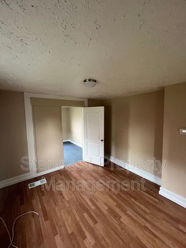 410 Scio St - Photo 6 of 21