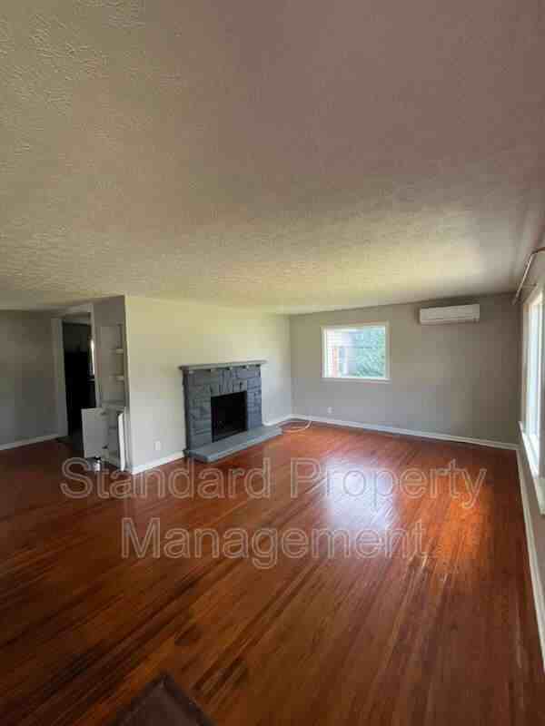 43 Harold Ave - Photo 2 of 24