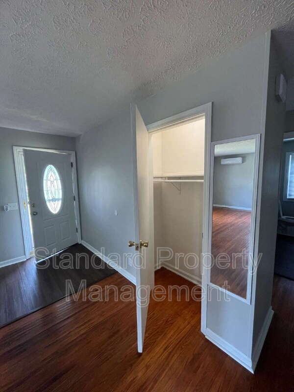 43 Harold Ave - Photo 4 of 24