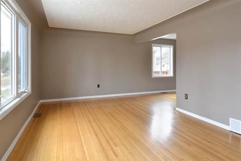 9116 73 Ave NW - Photo 2 of 8