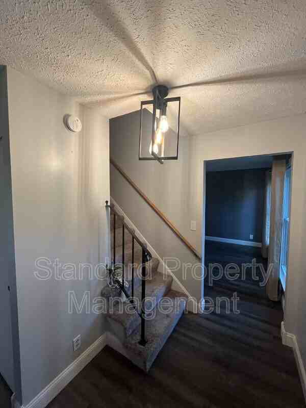 43 Applewood Dr - Photo 2 of 40
