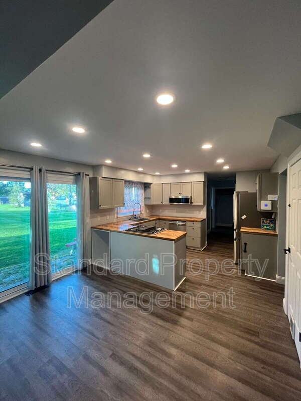 43 Applewood Dr - Photo 6 of 40