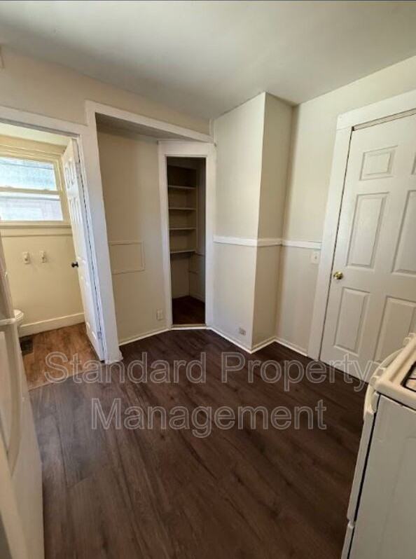 866 Dewey Ave - Photo 7 of 11
