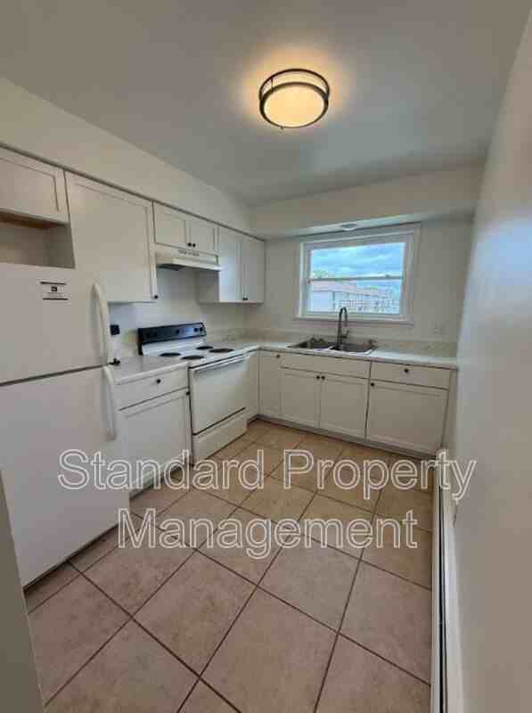 2600 Dewey Ave - Photo 2 of 10