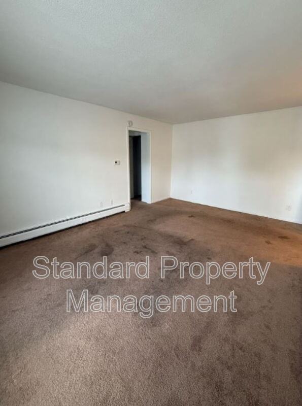 2600 Dewey Ave - Photo 5 of 10