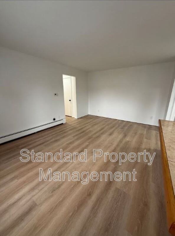 2608 Dewey Ave - Photo 3 of 12