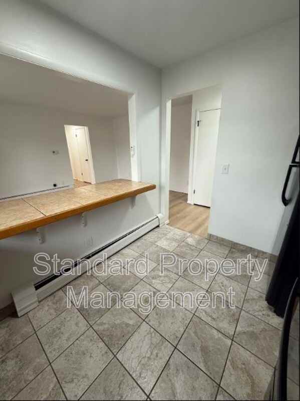2608 Dewey Ave - Photo 5 of 12