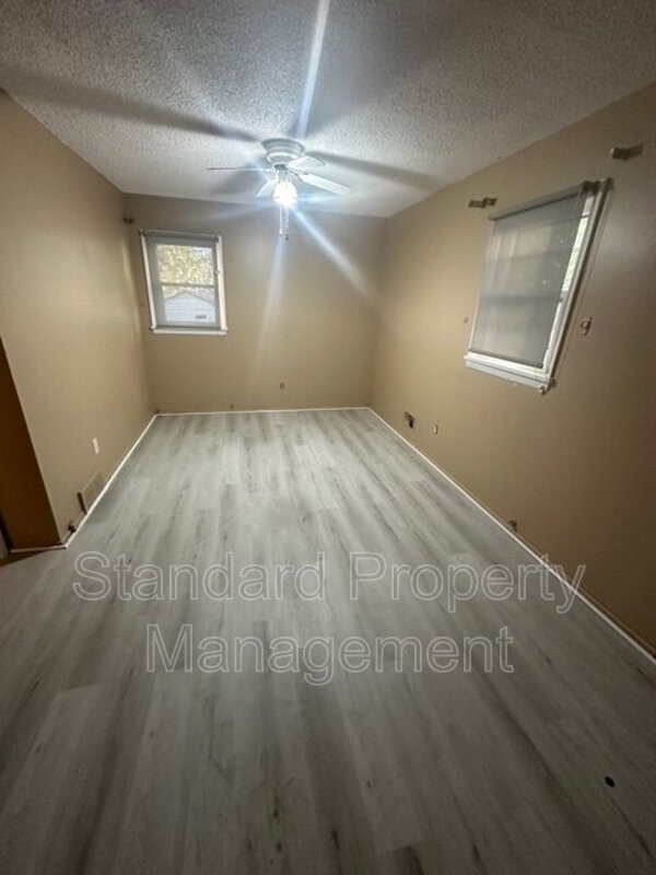 254 Ernst St - Photo 7 of 12