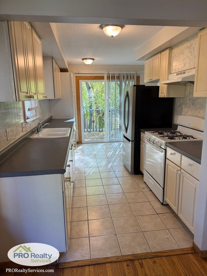 2525 Nathan Ln N - Photo 5 of 34