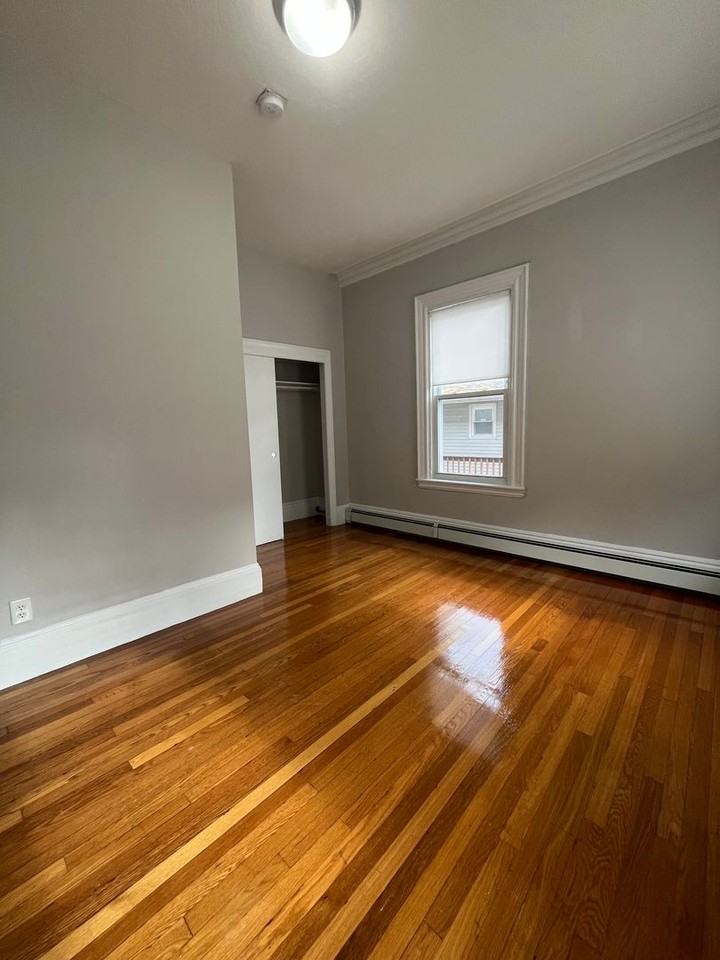 1 Bigelow St - Photo 4 of 20