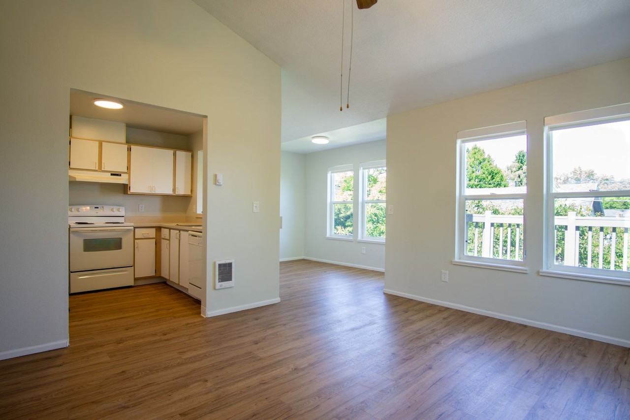 212 Sw Meade St #07 - Photo 2 of 16