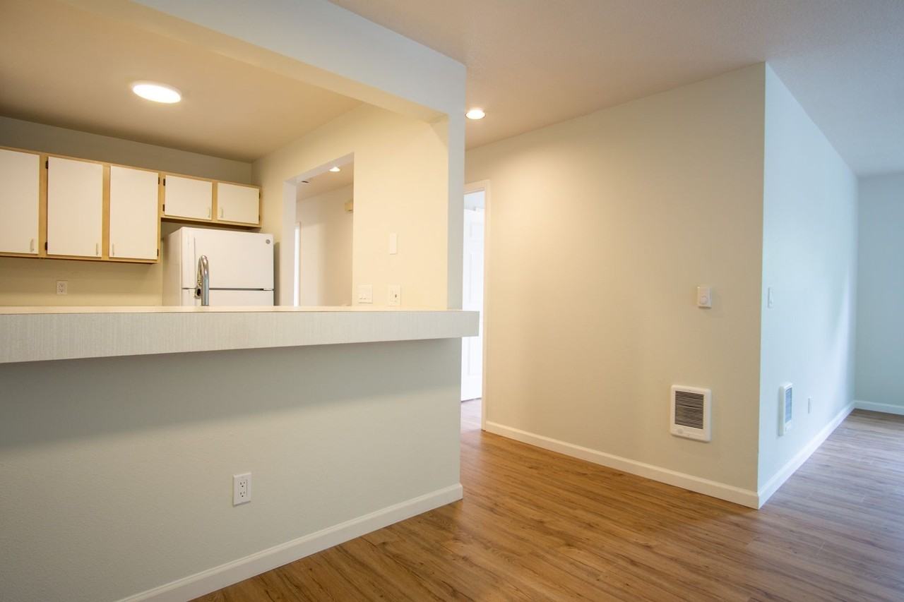 235 Sw Hooker St #03 - Photo 6 of 19