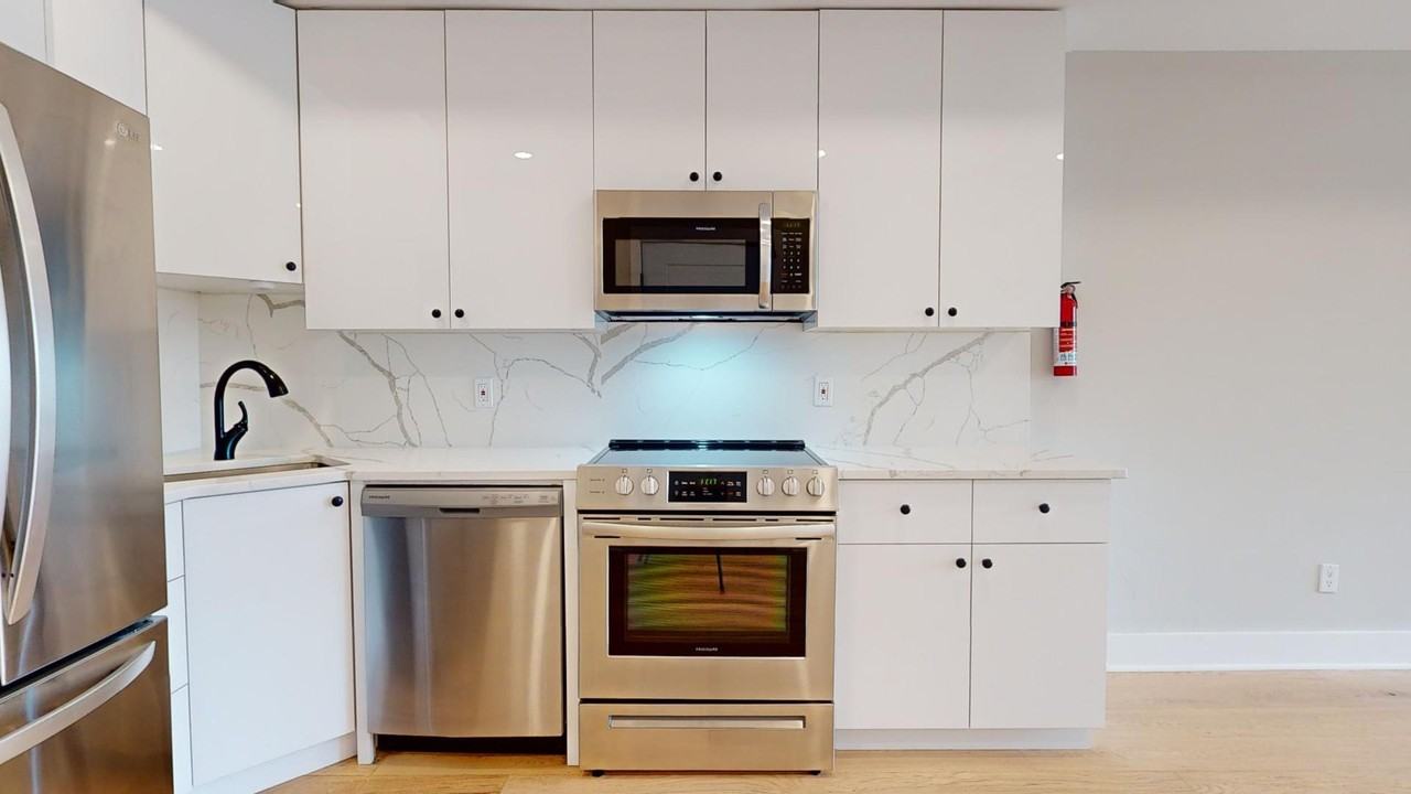 828 18th St NE, # 201 (DC) - Photo 3 of 11