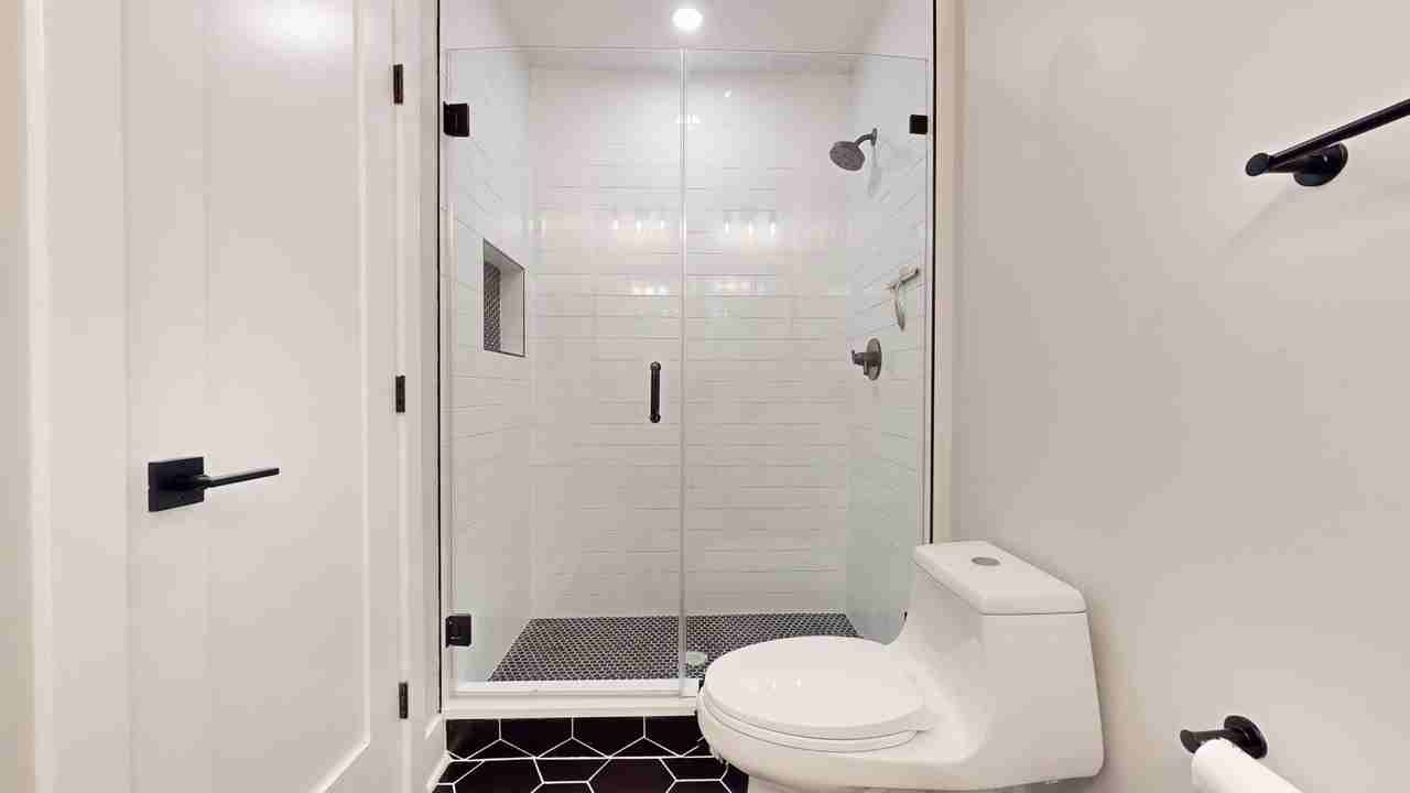 828 18th St NE, # 201 (DC) - Photo 6 of 11