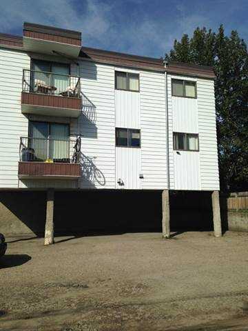 4411 46 Ave - Photo 2 of 8