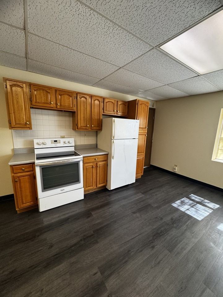 Sugar Creek Plaza Apartments - Photo 3 of 19