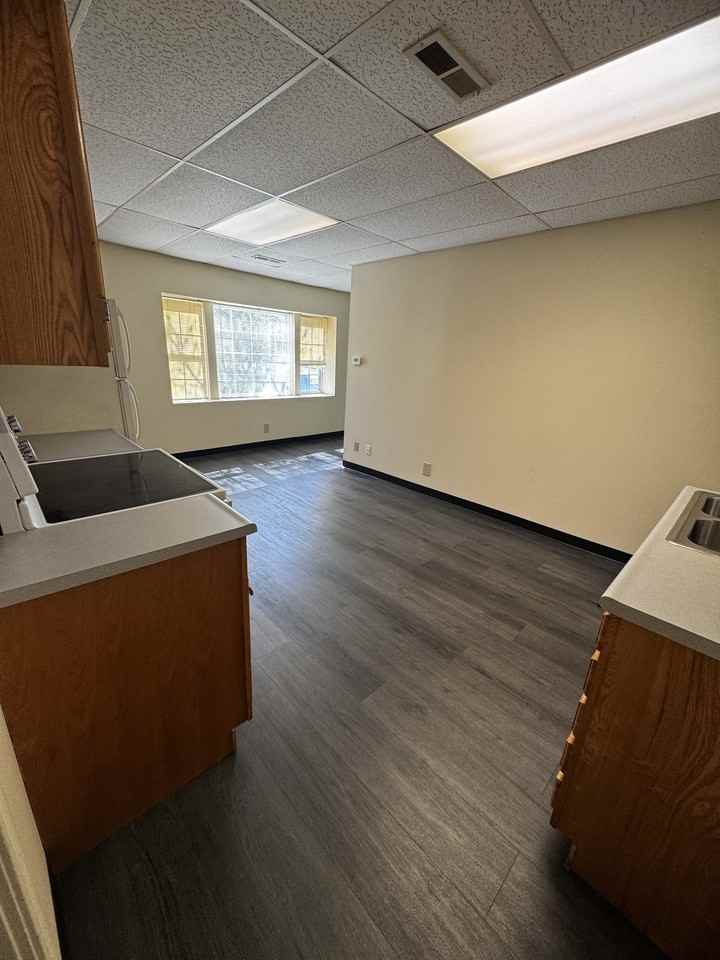 Sugar Creek Plaza Apartments - Photo 4 of 19