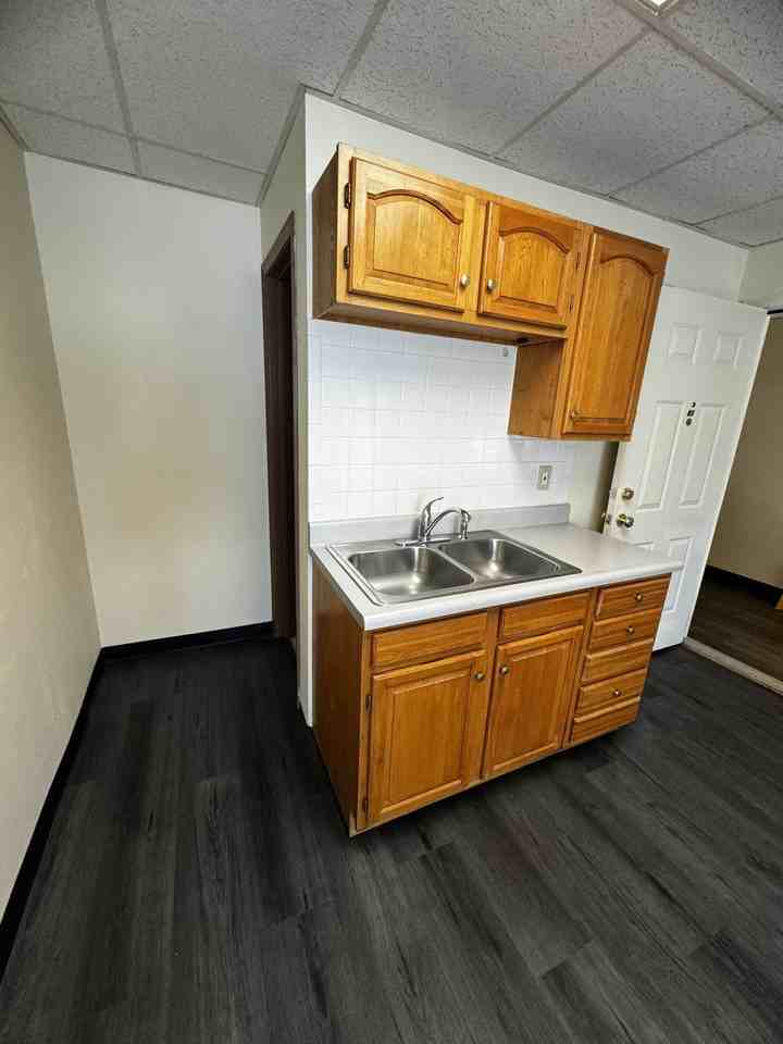 Sugar Creek Plaza Apartments - Photo 5 of 19