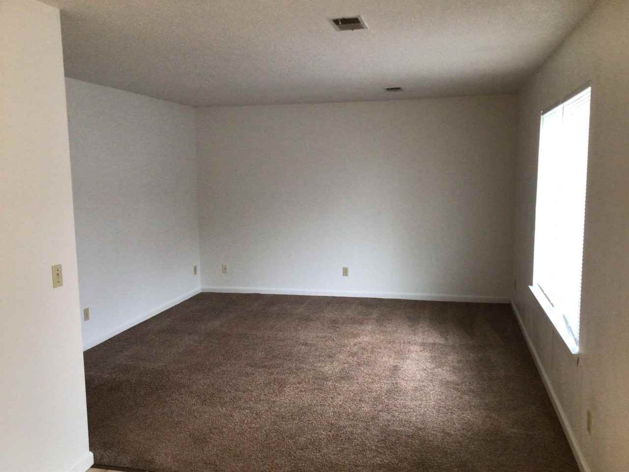 722 W Broomfield - Photo 4 of 50