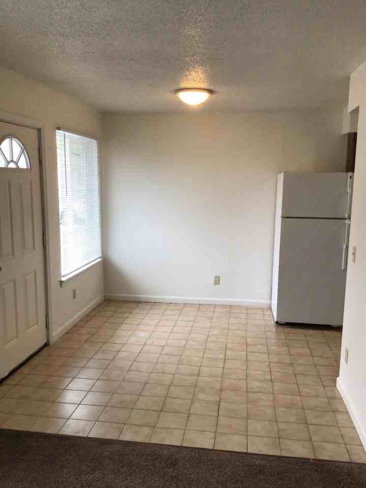 722 W Broomfield - Photo 5 of 50