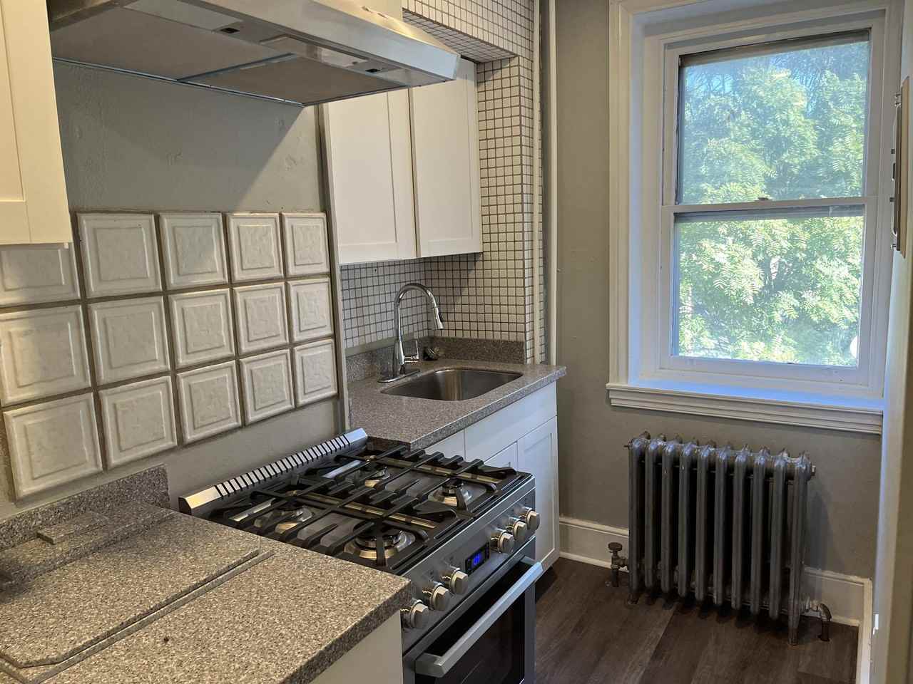 519 Fairmount Avenue - Photo 7 of 10