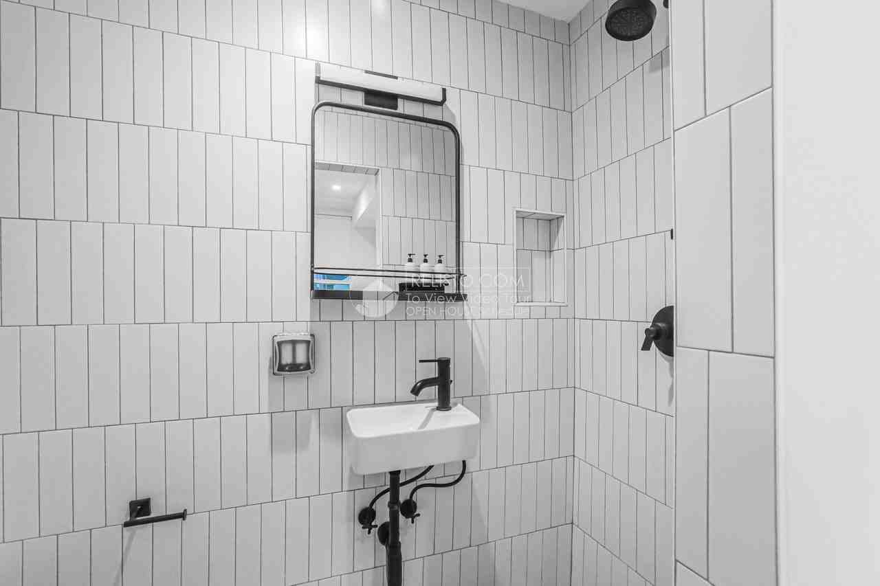 2267 1/2 Sacramento St #2 - Photo 7 of 18