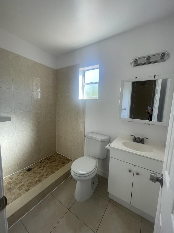 2847 Jackson Street - Photo 4 of 10