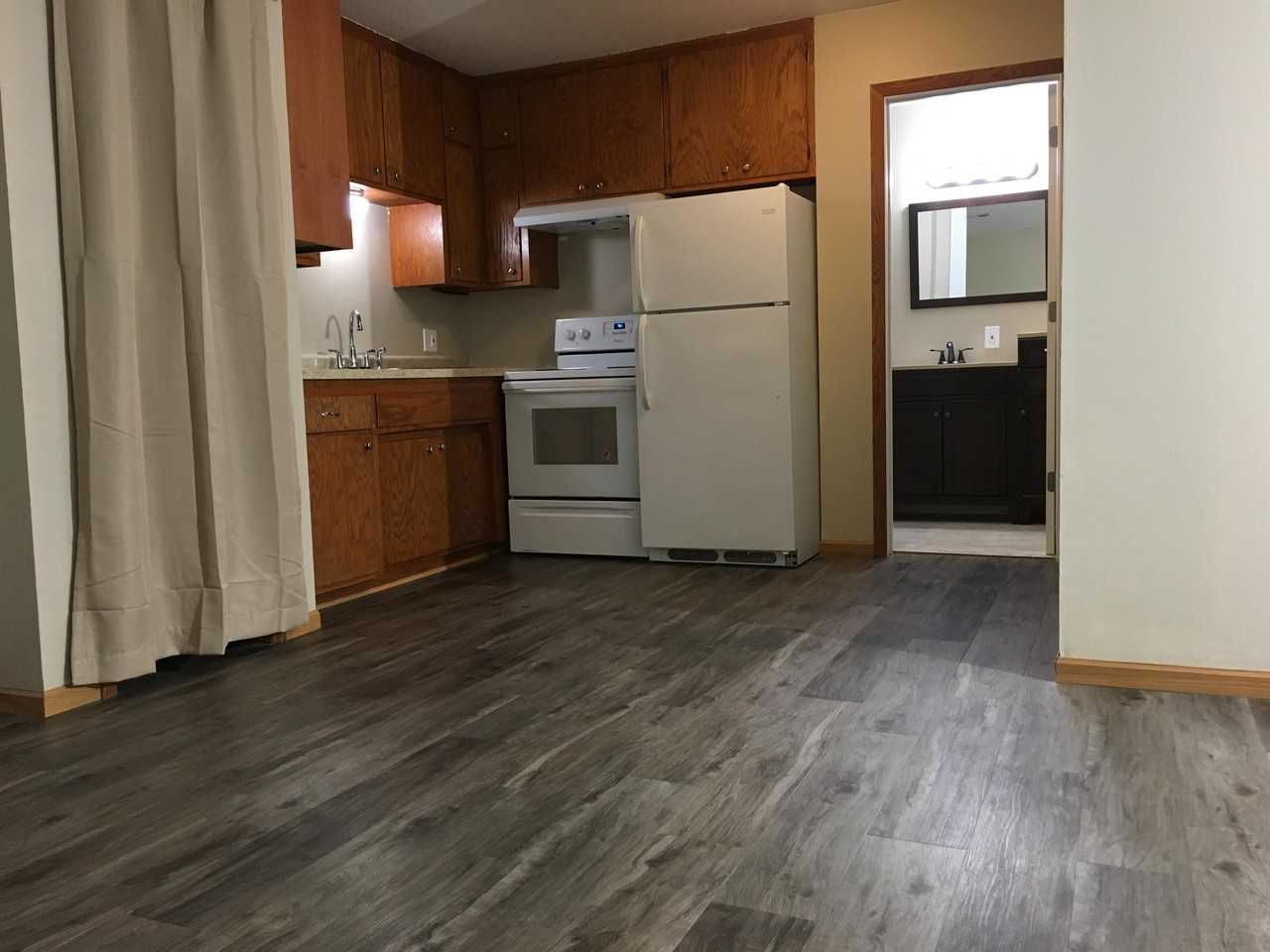 Jono Square LLC - Photo 4 of 18