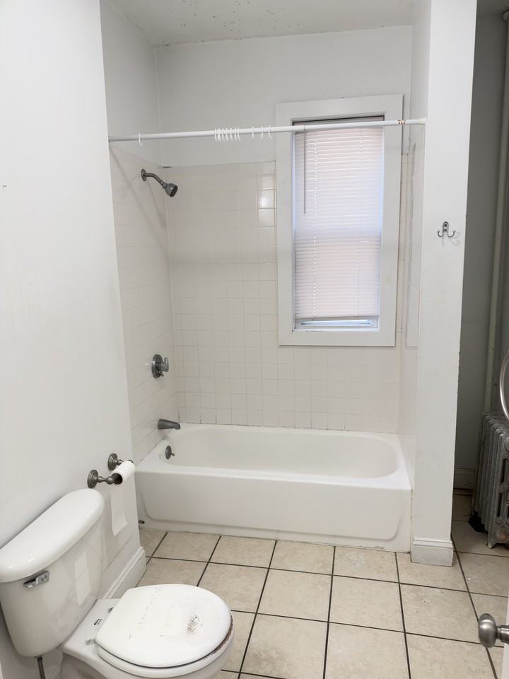 110 Congress Ave #2 - Photo 4 of 11