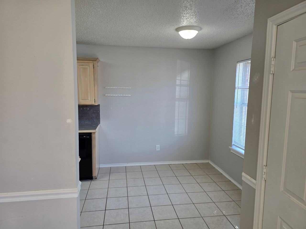 23 Ashlee Boulevard - Photo 4 of 10