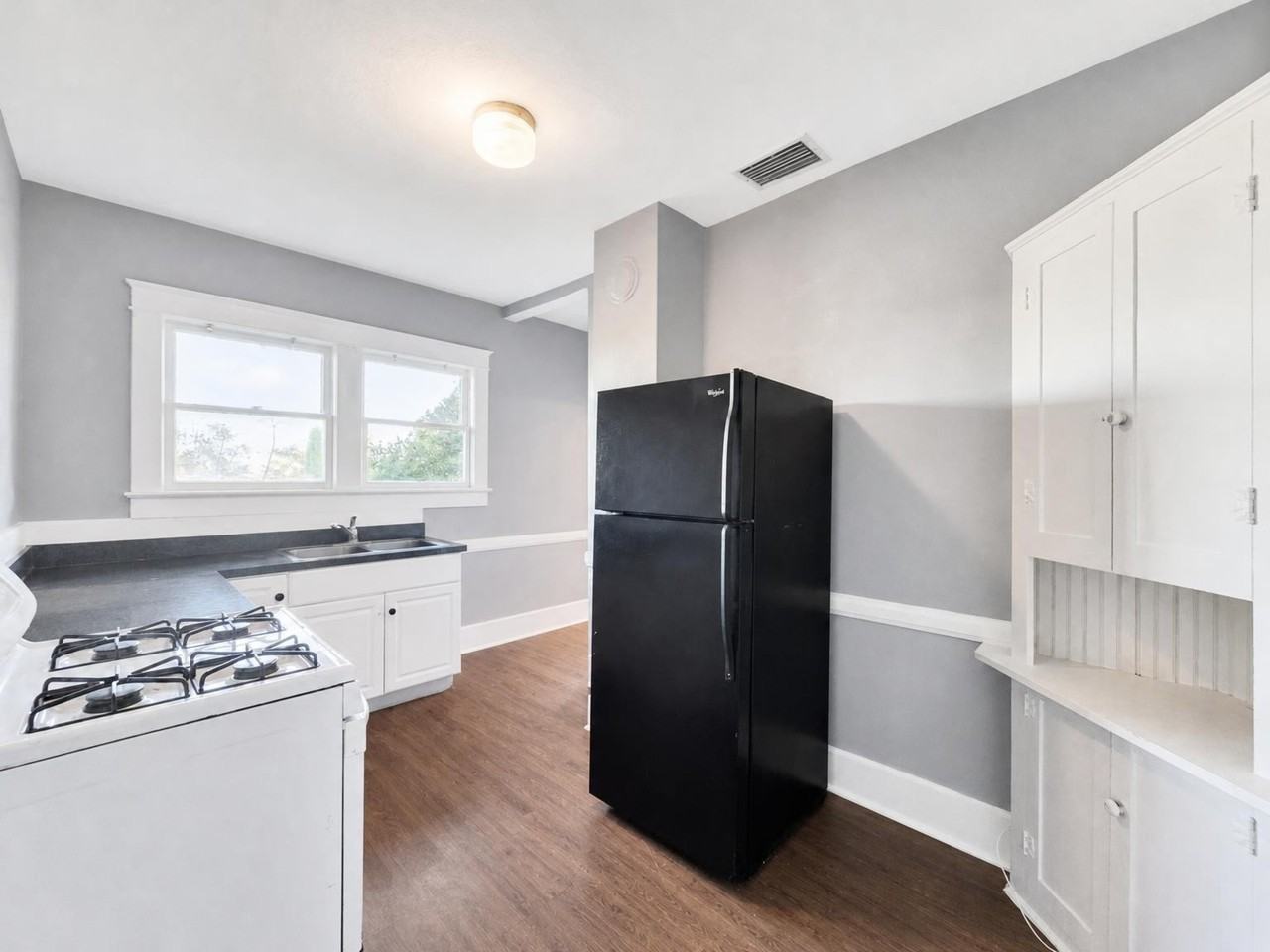 672 Avenue B Northwest - Photo 5 of 12