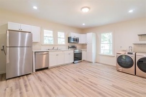 featured image of 506 E Marion St